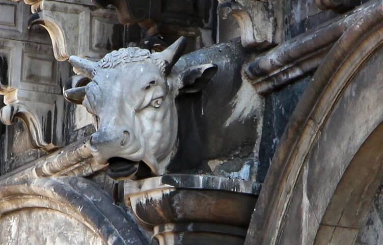 Dietro alla testa di bue del Duomo di Firenze, c’è una storia di infedeltà: ve la raccontiamo