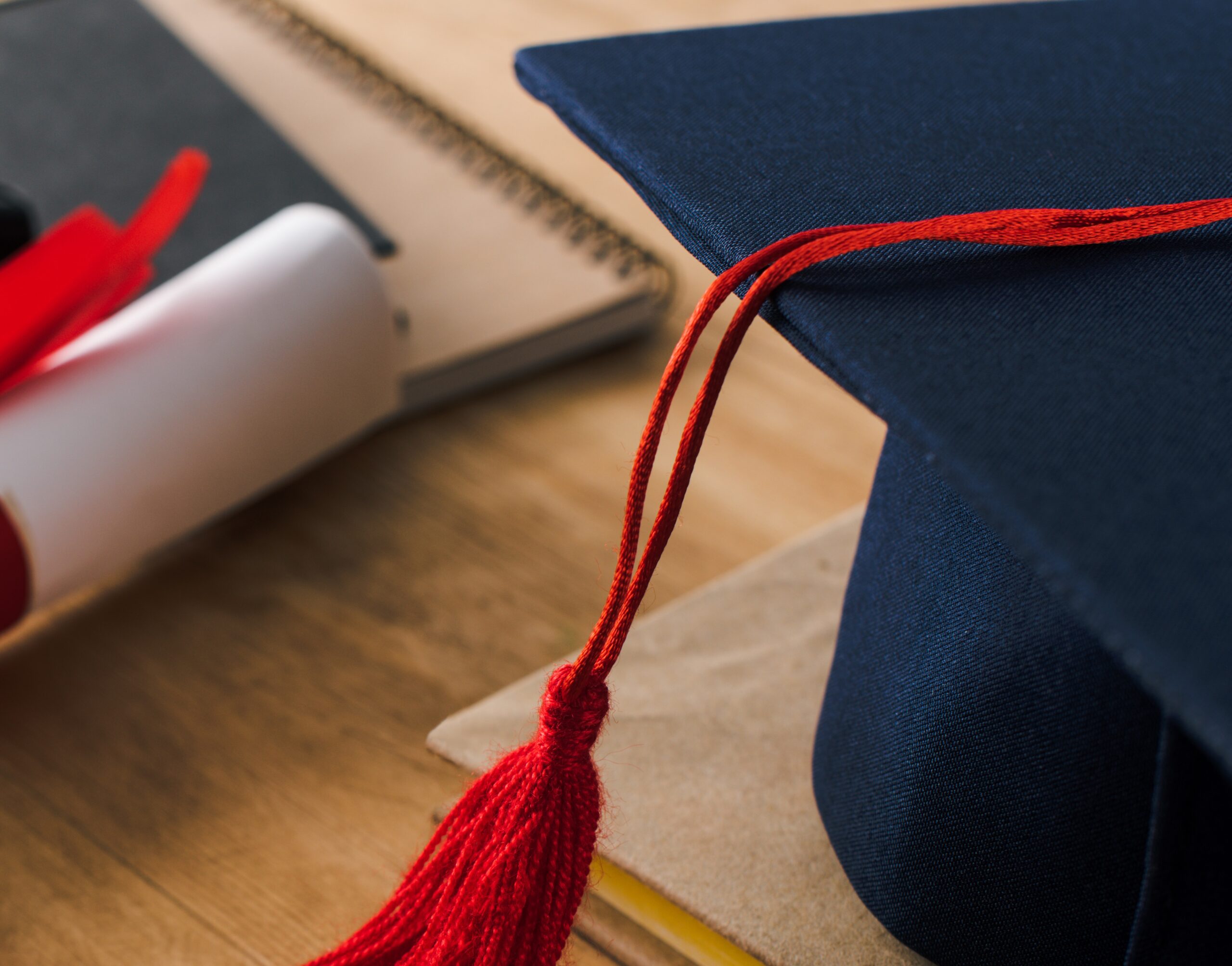 Mattarella a Firenze per la laurea honoris causa: «Rimettere al centro i valori universali». Ovazione al Maggio