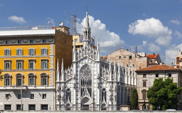 Lo sapevate? A Roma sul Lungotevere Prati c’è un piccolo “Duomo di Milano”