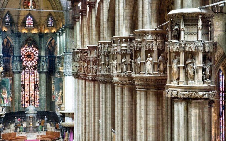 Il Duomo di Milano è l’unica chiesa al mondo che ha statue nei capitelli delle colonne