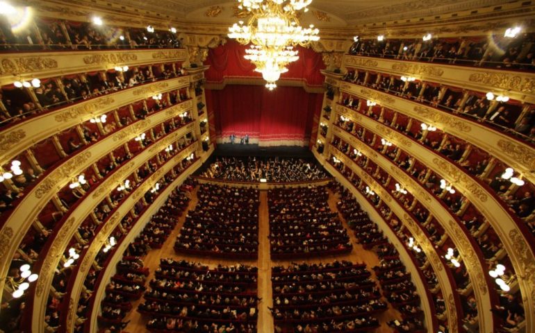 Lo sapevate? Il Teatro alla Scala è stato il primo in assoluto illuminato con l’energia elettrica