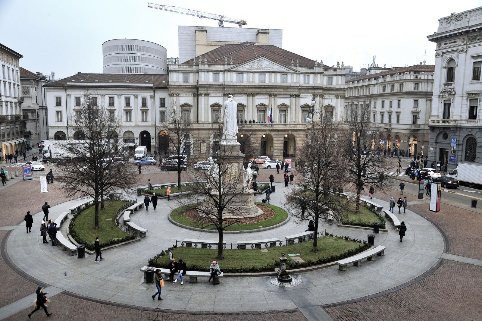 Perché il Teatro alla Scala si chiama così? Perché il Teatro alla Scala si chiama così?