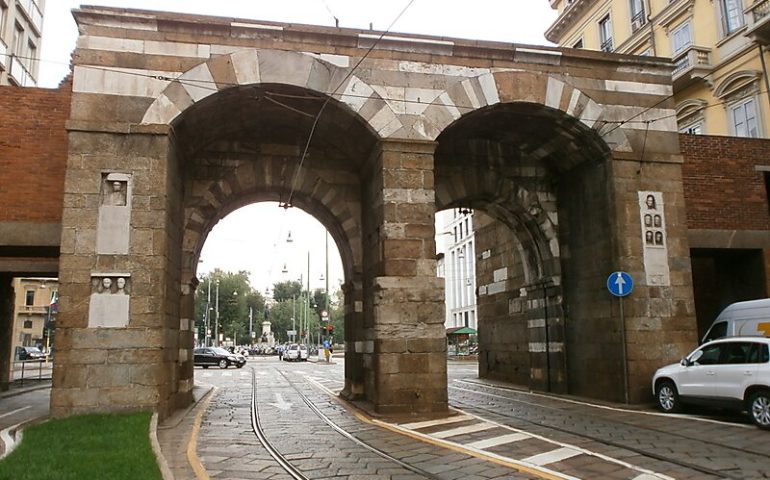 Lo sapevate? Porta Nuova, uno dei pochi passaggi medievali rimasti in città, rischiò di essere demolita