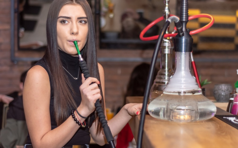 Shisha bar: ecco i migliori locali dove fumare il narghilè a Milano