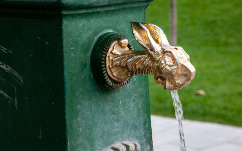 A CityLife c’è l’unica fontanella di Milano con la testa di un coniglio. Ecco perché