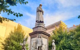 Lo sapevate? Il monumento dedicato a Leonardo da Vinci ha un curioso soprannome