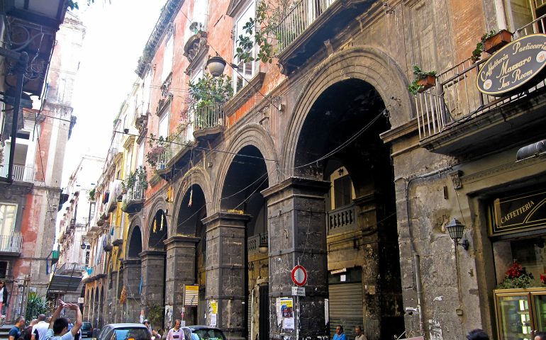 Lo sapevate? In Via dei Tribunali c’è Palazzo d’Angiò, il più antico di Napoli