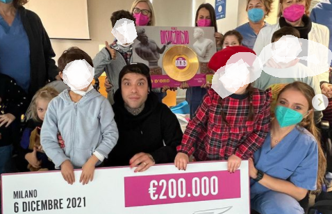 Fedez dona 200mila euro al centro che cura i bimbi con patologie neurologiche