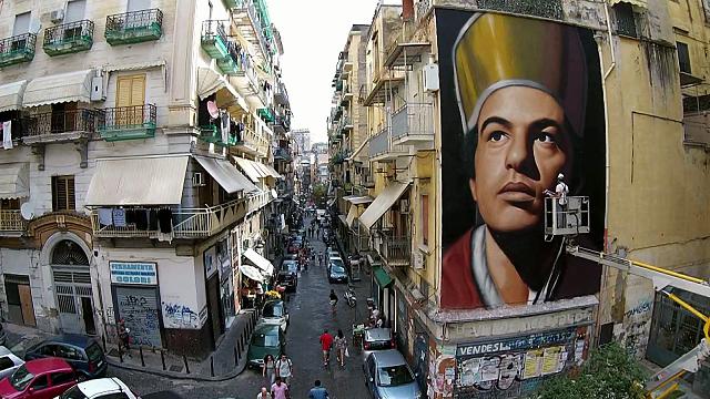 Lo sapevate? Nel quartiere di Forcella c’è un gigantesco murale dedicato a San Gennaro