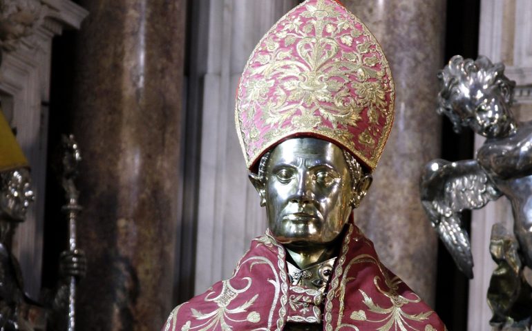 Lo sapevate? Nel Duomo di Napoli è custodito anche il cranio di San Gennaro