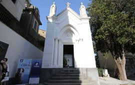 Lo sapevate? Il grande tenore Enrico Caruso, orgoglio di Napoli, è sepolto nel cimitero di Santa Maria del Pianto