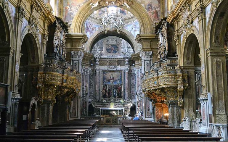 Monumenti napoletani: San Gregorio Armeno, la chiesa che custodisce le spoglie di Santa Patrizia, patrona della città