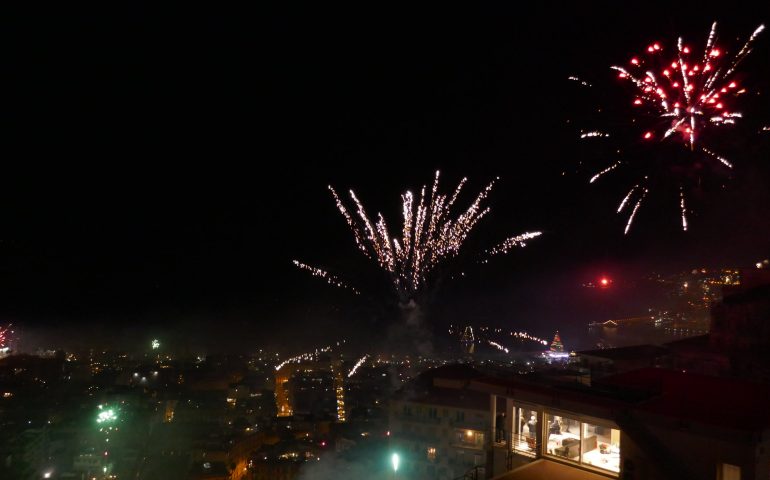 Il Capodanno napoletano, tra riti scaramantici e buona tavola