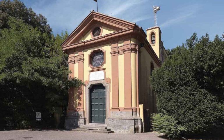 Dopo la riapertura nella chiesa di San Gennaro nel bosco di Capodimonte ritorna anche la messa