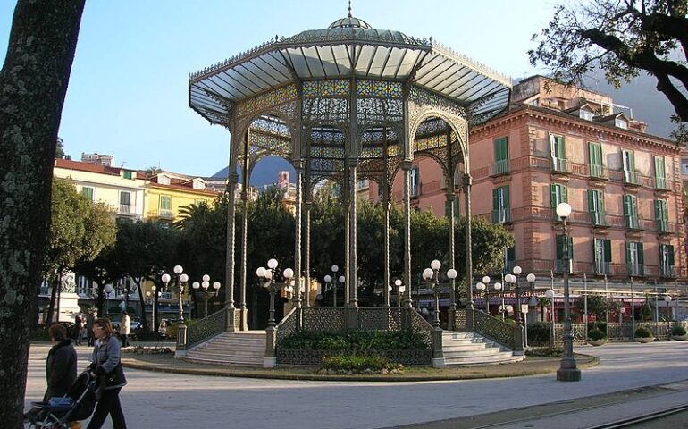 L’angolo più bello della Villa Comunale? È la cassa armonica, il cuore musicale della città