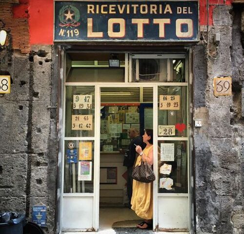Lo sapevate? Che cosa si intende per “smorfia napoletana”?