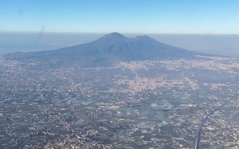 Chi ha paura del Vesuvio? Come la presenza del vulcano ha influito sul carattere dei napoletani