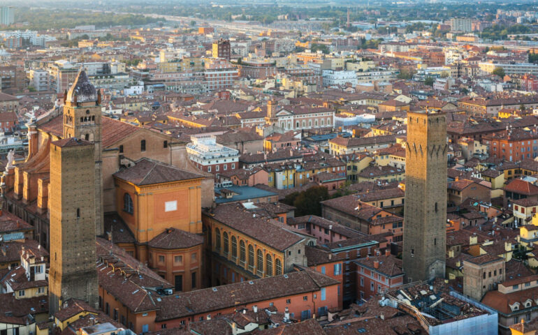 Lo sapevate? Una volta a Bologna le torri “camminavano”