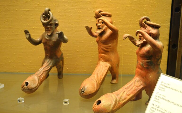 Gli oggetti erotici ritrovati a Pompei un tempo venivano mostrati solo a un pubblico ristretto