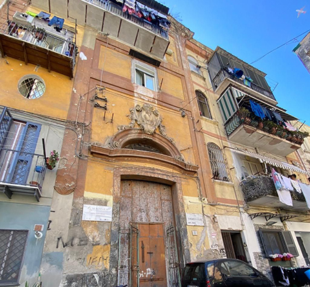 Lo sapevate? Perché la chiesa di Sant’Arcangelo a Baiano ha subito quegli orrendi abusi edilizi?