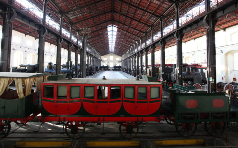 Lo sapevate? Il primo tratto ferroviario italiano è stato realizzato a Napoli