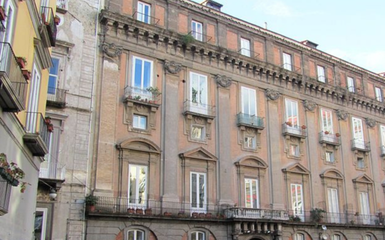 Quiz per napoletani doc: di che palazzo si tratta?