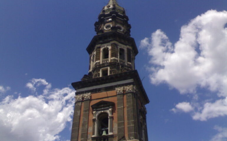 La chiesa del Carmine, uno dei luoghi simbolo di Napoli, e la sua travagliata storia