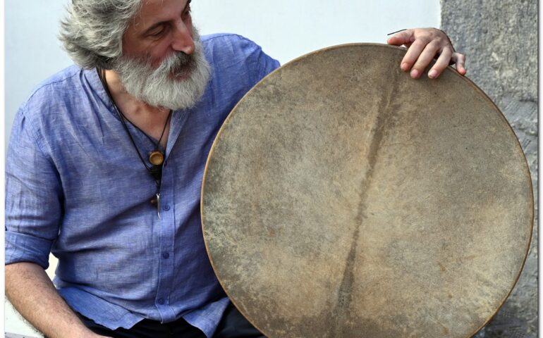 Bruno Senese, suonatore e costruttore di tammorre. FOTO di Ferdinando Kaiser