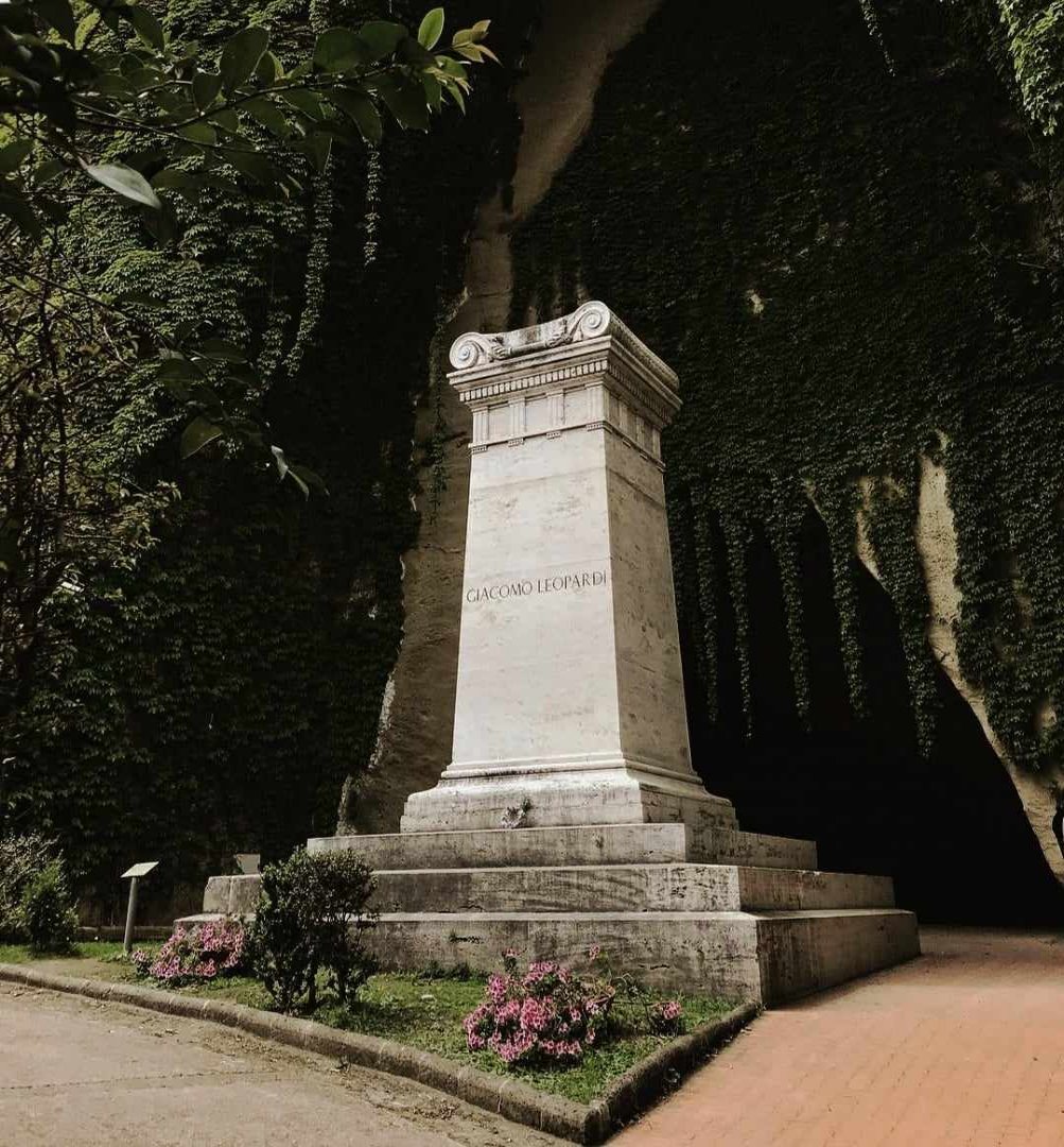 Tomba di Leopardi, Parco Vergiliano. Foto di Mario Ferigo