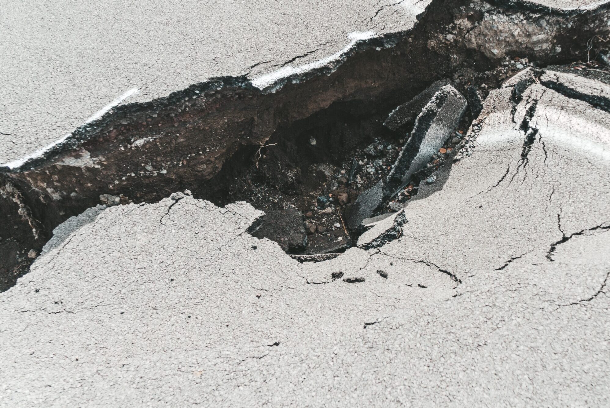 Scossa nel Tirreno davanti a Napoli: terremoto di magnitudo 5.9 sentito in gran parte d’Italia