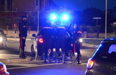 carabinieri auto notte