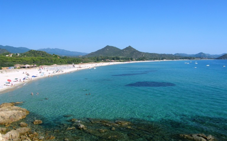 Cala Sìntzias. Comandini est pretzisu chi sa Giunta abolat deretu su bandu de bèndida.