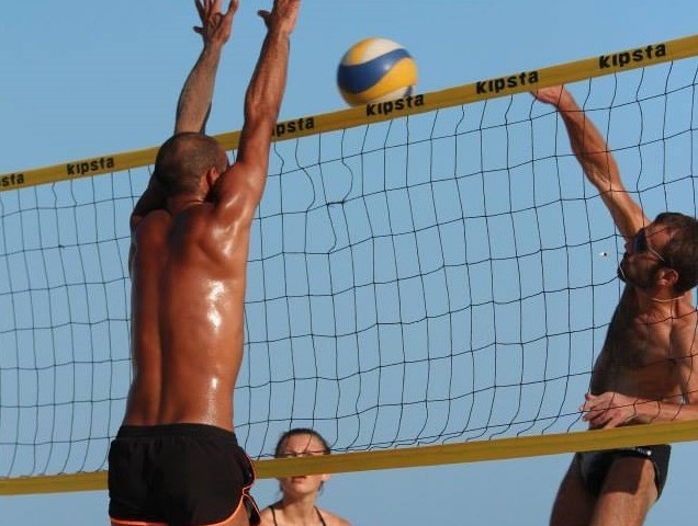 Orrì: Torneu de Beach Volley tra turistas e atletas.