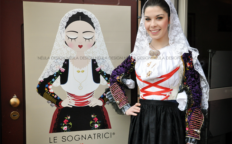 L’artista Paola Cassano ad aprile in Ogliastra. Disegnerà il costume di Tortolì