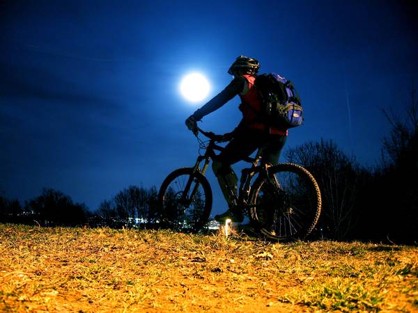 Pedalando sotto le stelle a Cagliari