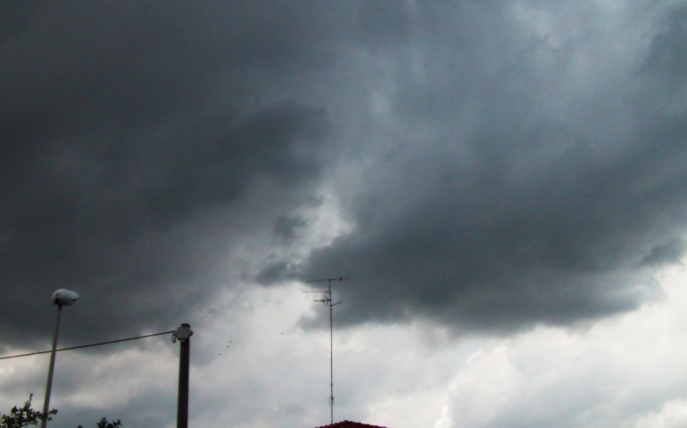 Cagliari. Piogge e temporali in arrivo: la protezione civile dirama l’allerta meteo fino a martedì