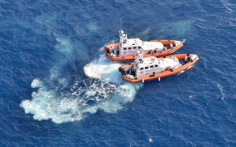 Il mare porta via un altro giovane. Funerale per il sub morto a Capo Frasca