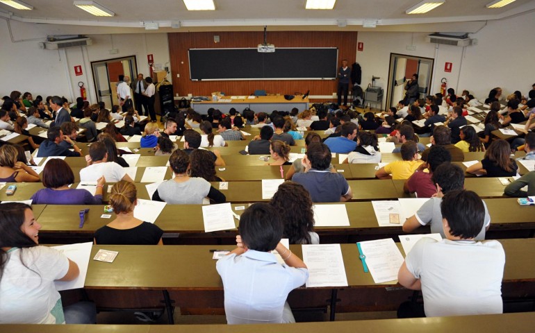 Università, inizia la settimana calda dei test di accesso. Si parte domani con Medicina e Chirurgia