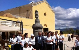 la riproduzione della fontana in piazza fra locci