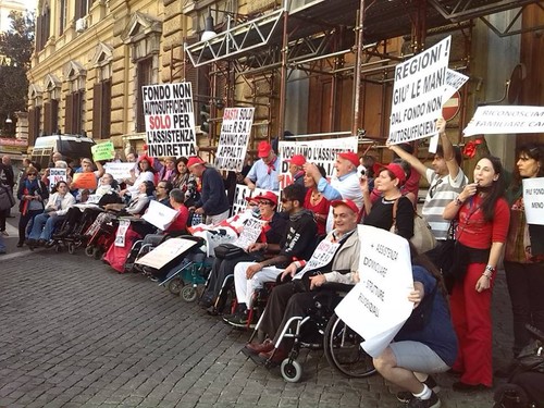 Sanità. Protesta malati Sla, Arru: “nessuna riduzione dei contributi, siamo aperti al dialogo”.