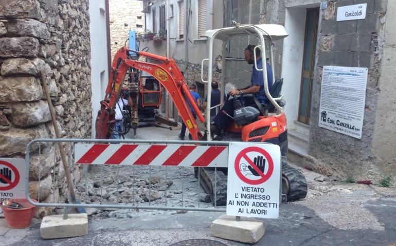 Baunei. Restyling del centro: pavimentazione in pietra in via Garibaldi