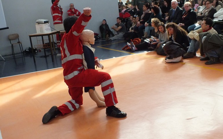 La Croce Verde in Piazza Rinascita. Sabato dimostrazioni pratiche di primo soccorso