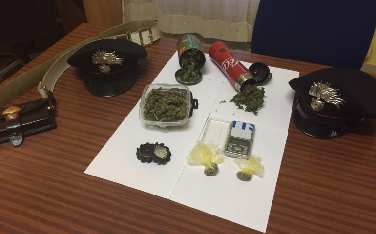 Sorpreso con cento grammi di marijuana in casa, nei guai un disoccupato di Santa Maria Navarrese