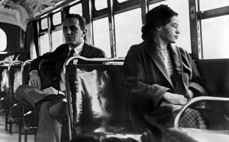 Accadde oggi. Il 4 febbraio 1913 nasce Rosa Parks. Con il suo celebre NO sfidò il razzismo diventando paladina dei diritti civili