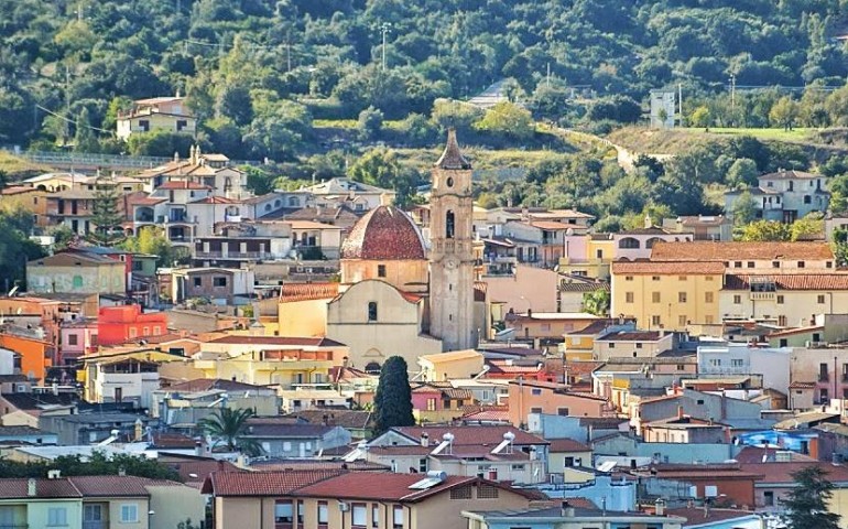 barisardo, chiesa e paese ( foto di P.P.Serra)