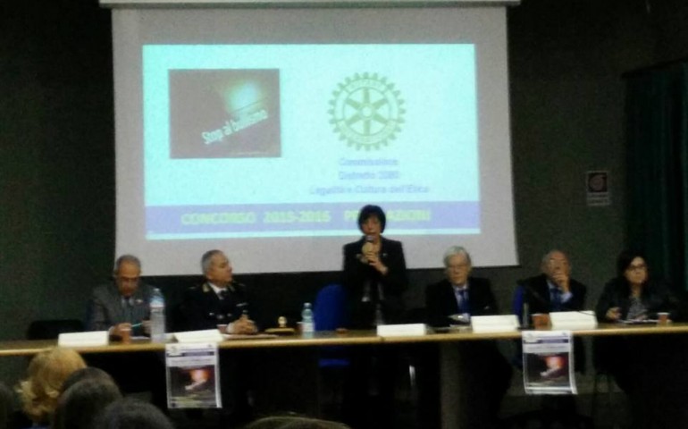 Grande entusiasmo per il dibattito sul bullismo del Rotary Ogliastra
