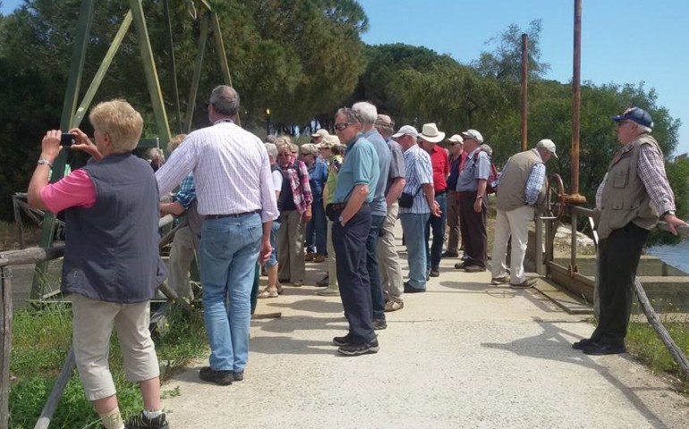 tedeschi in visita allo stagno