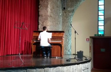 Giovane pianista al San Francesco