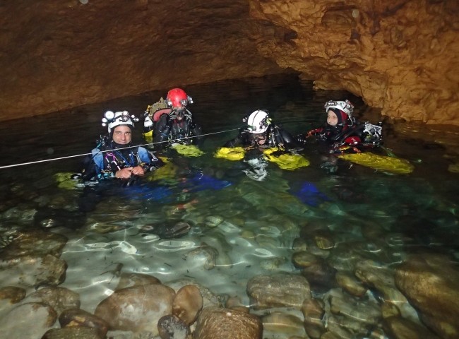 Speleologi della Federazione Speleologica Sarda