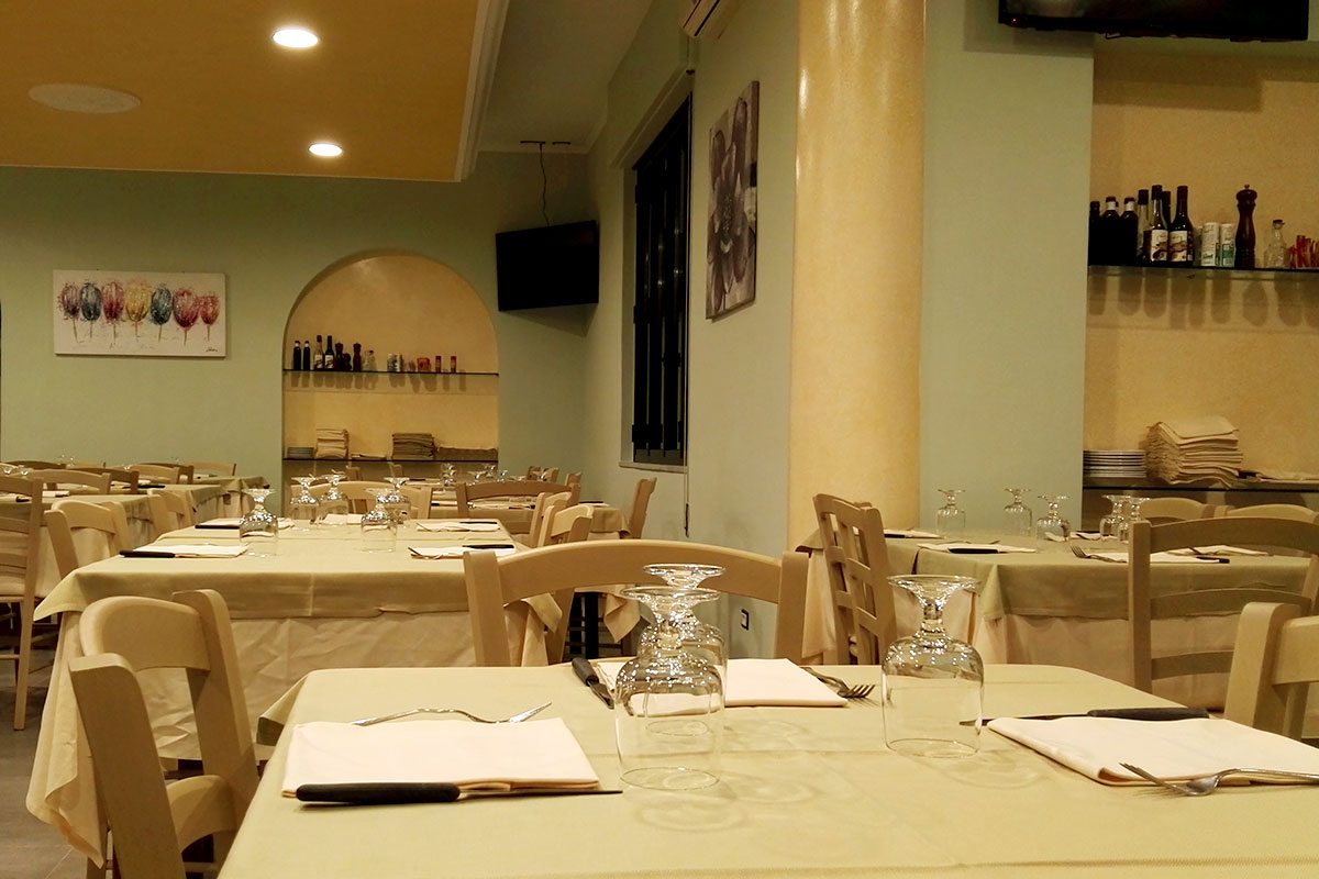 ristorante pizzeria la baia porto frailis cucina di mare pesce fresco culurgioni cucina tipica sarda